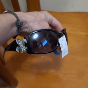 Gorgeous Sunglasses with Fleur-de-lis
